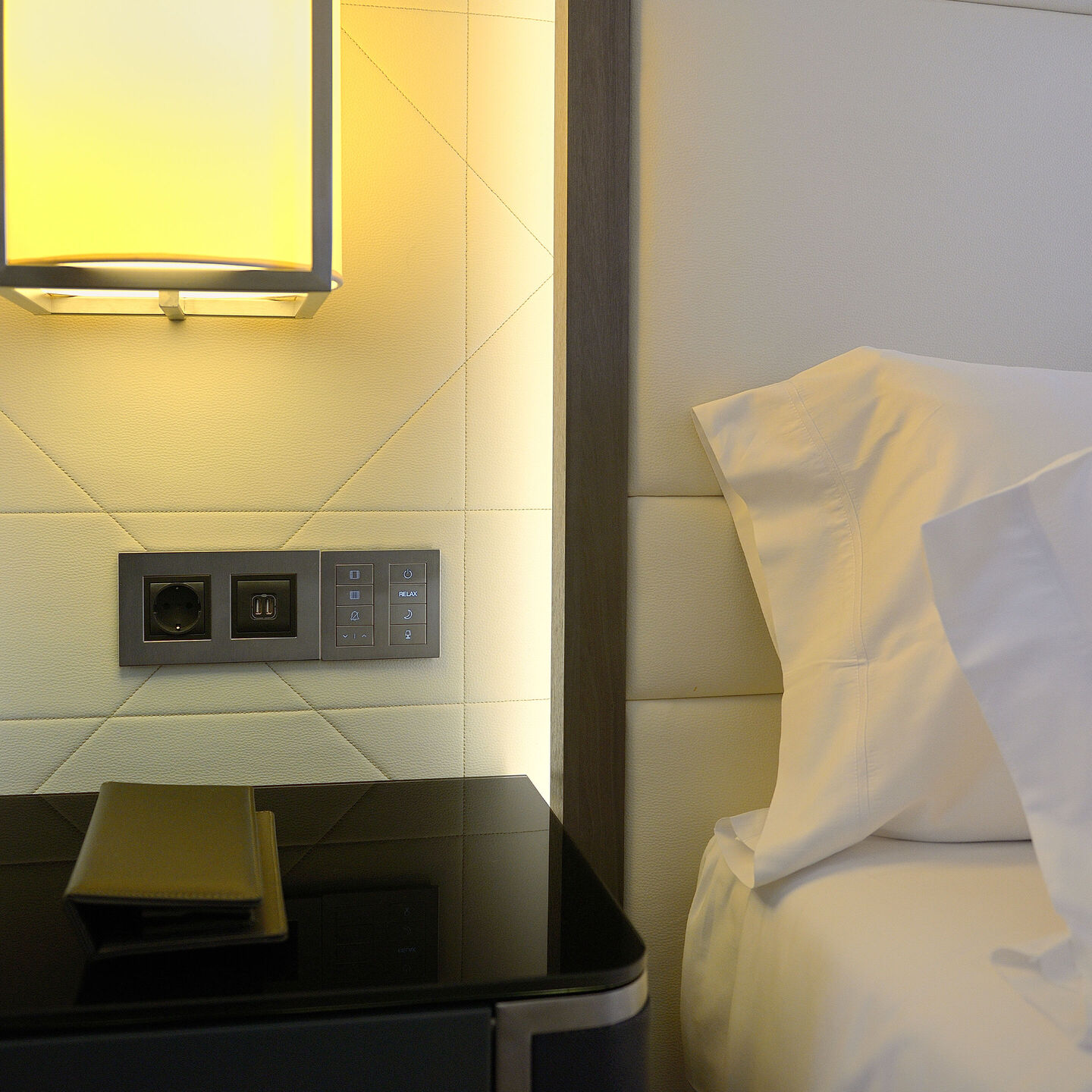 myRoom XC Palladiom Rectangle Keypad - MWP-U-4W-BE