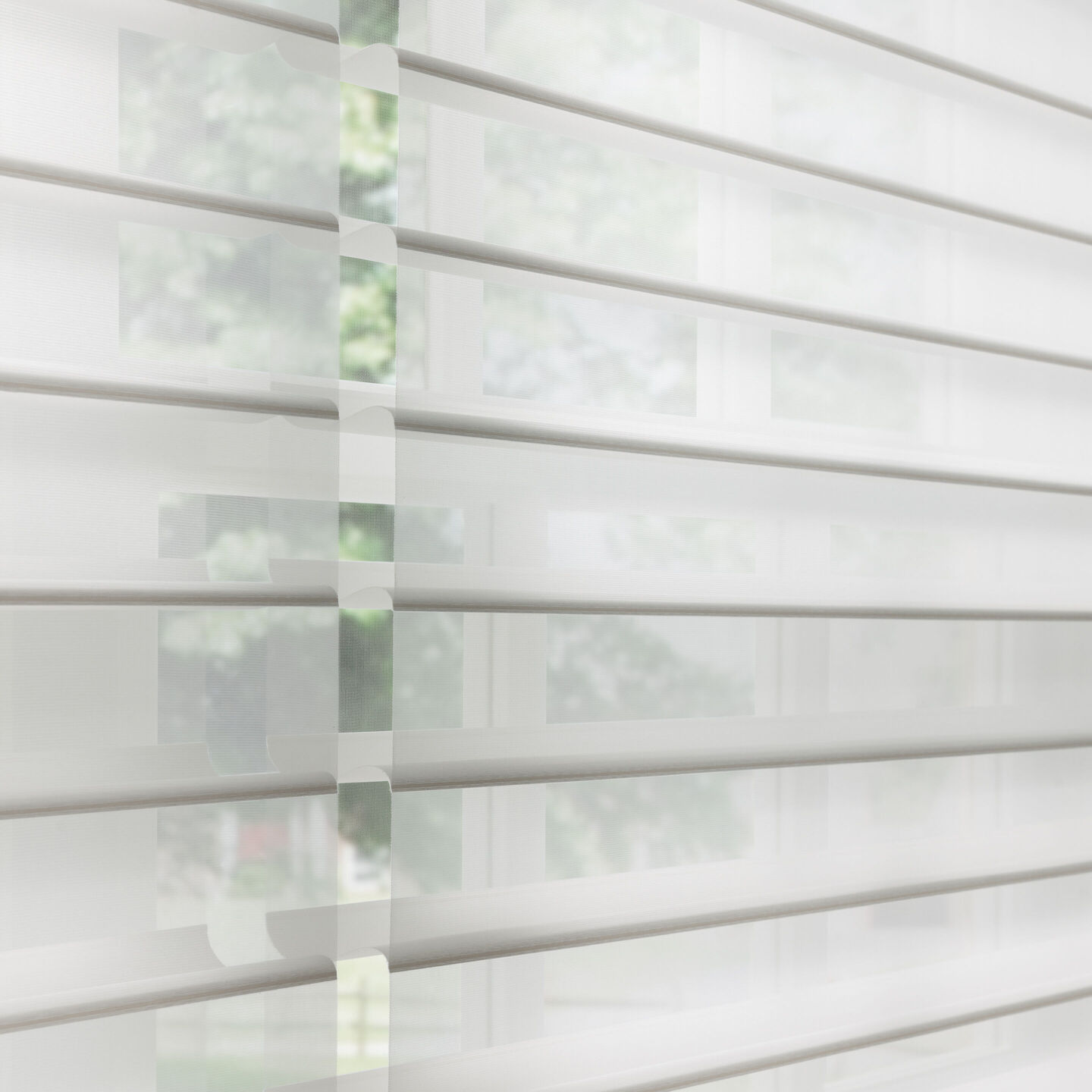 Sivoia 3” Horizontal Sheer Blinds – Motorized Lift & Tilt, No Top Treatment - sivoia-no-top-treatment-wired-3-horizontal-sheer-blinds